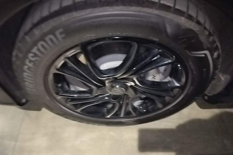 Used IM LS7 2023 100kWh Lux Rear-Drive Version Left Front Wheel Hub