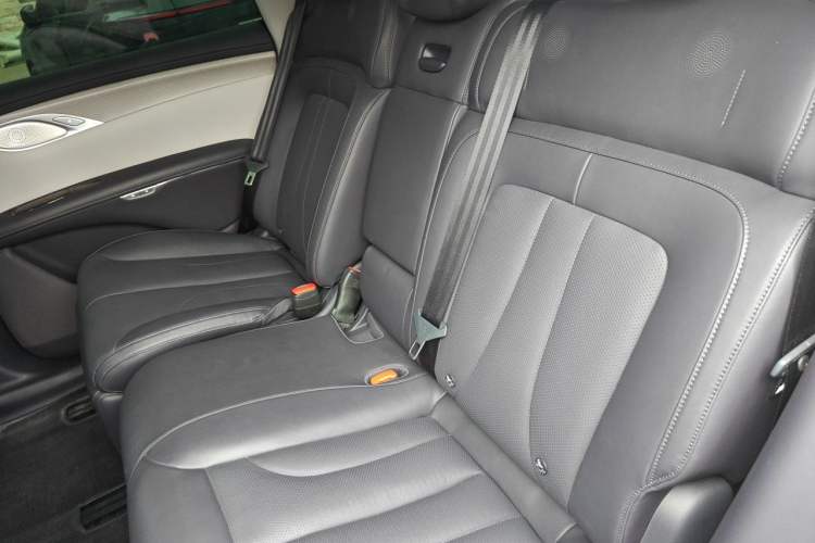 Used IM LS7 2023 90 kWh Elite Rear-Drive Version Left Rear Seat