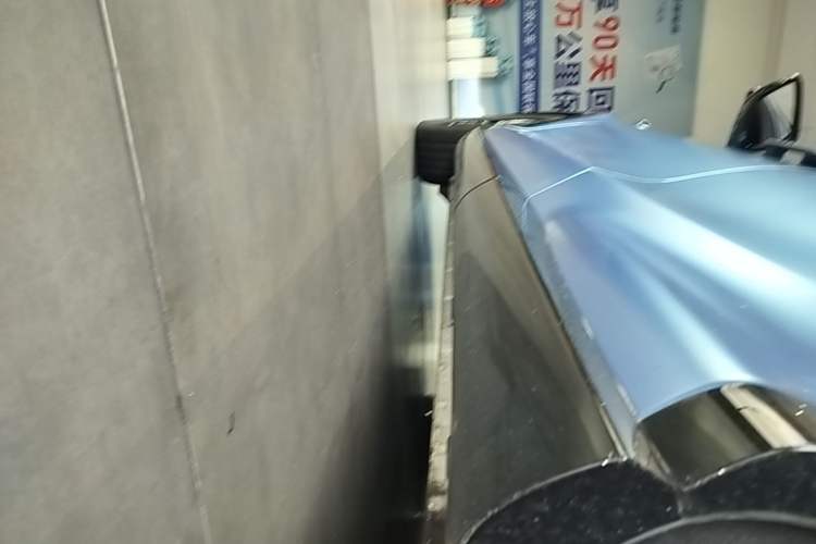 Used IM LS7 2023 90 kWh Elite Rear-Drive Version Left Side Sill