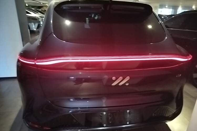 Used IM LS7 2023 100kWh Lux Rear-Drive Version Rear