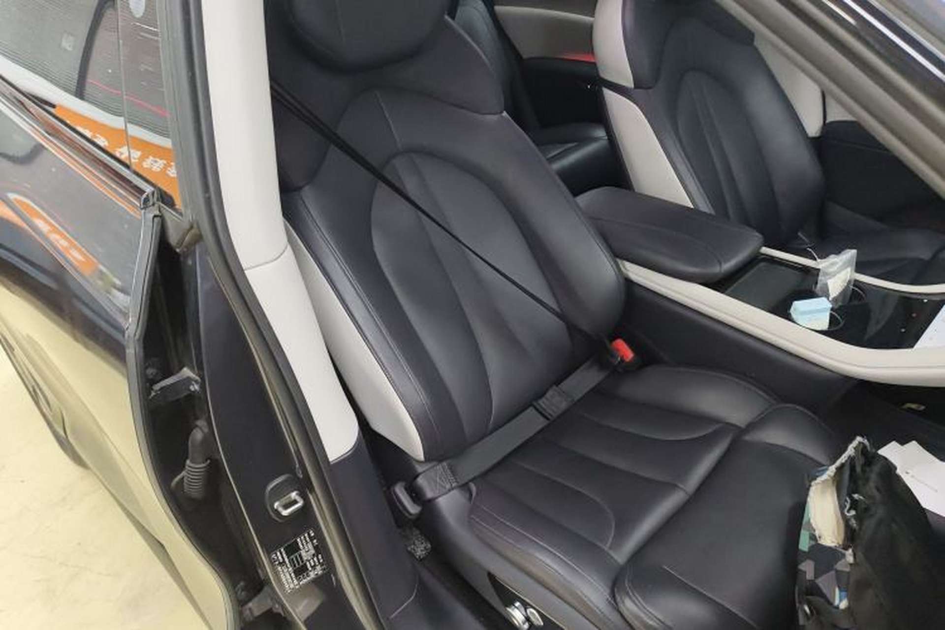 Used IM LS7 2023 77 kWh Urban Fit Rear-Wheel Drive Right Front Seat