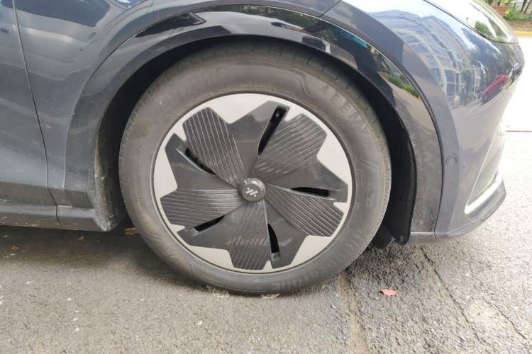 Used IM LS7 2023 100kWh Lux Rear-Drive Version Right Front Wheel Hub