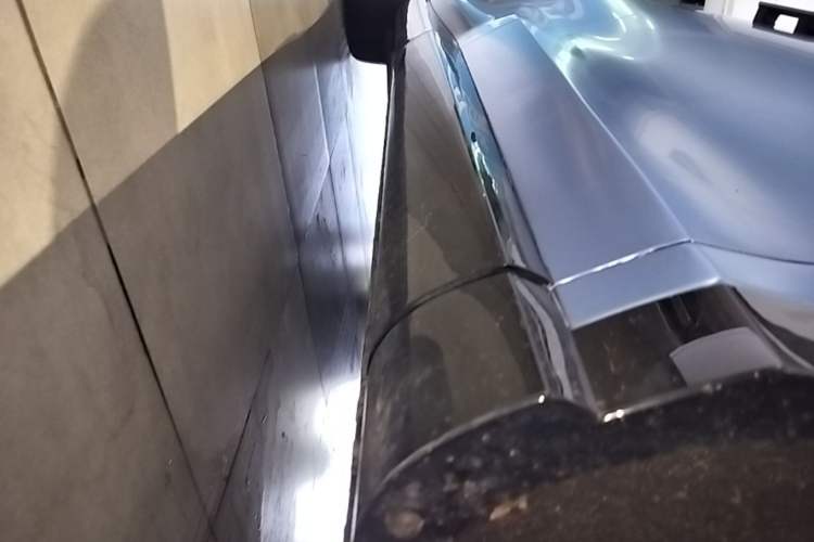 Used IM LS7 2023 90 kWh Elite Rear-Drive Version Right Side Sill