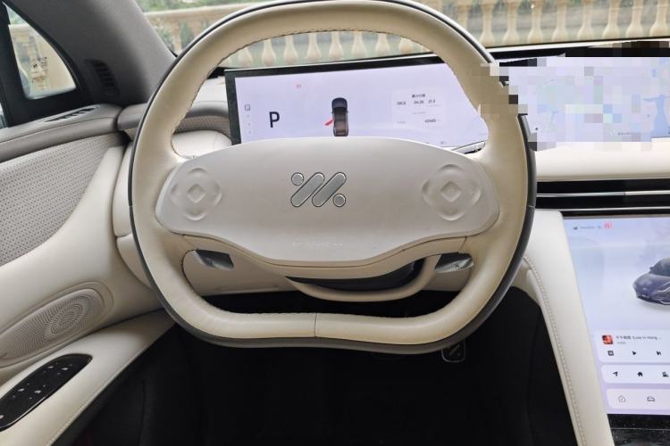 Used IM LS7 2023 90 kWh Elite Rear-Drive Version Steering Wheel