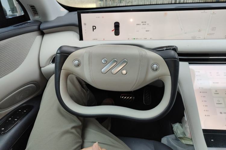 Used IM LS7 2023 90 kWh Elite Rear-Drive Version Steering Wheel