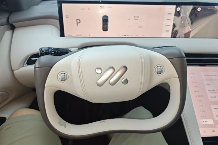 Used IM LS7 2023 90 kWh Elite Rear-Drive Version Steering Wheel