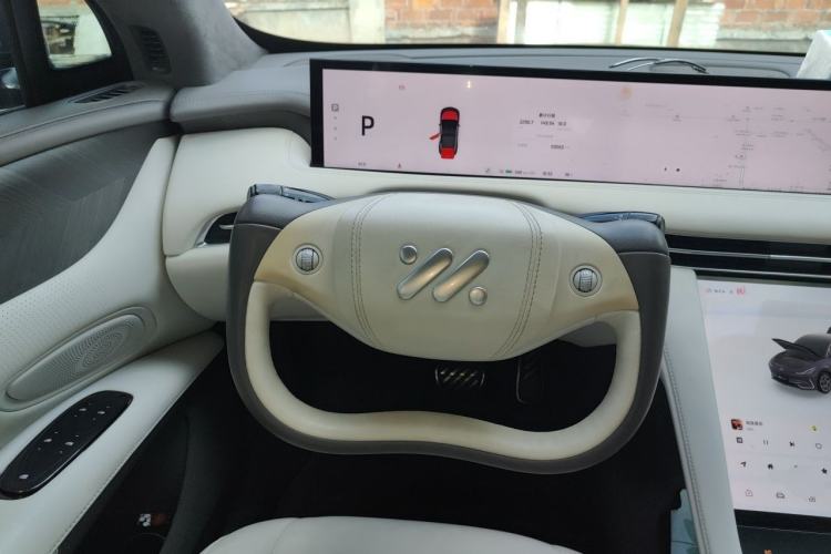 Used IM LS7 2023 100kWh Lux Rear-Drive Version Steering Wheel