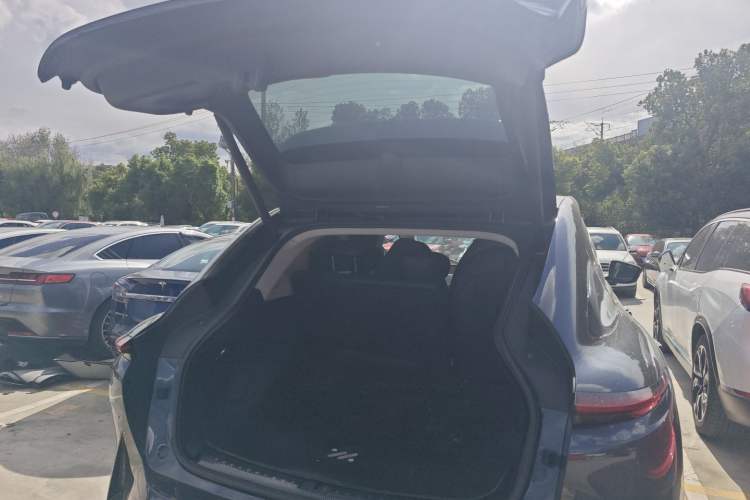 Used IM LS7 2023 90 kWh Elite Rear-Drive Version Trunk