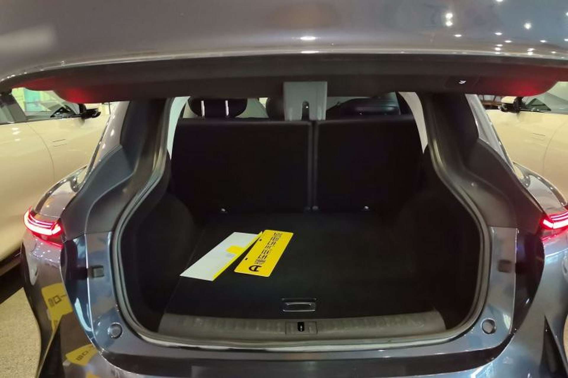 Used IM LS7 2023 77 kWh Urban Fit Rear-Wheel Drive Trunk