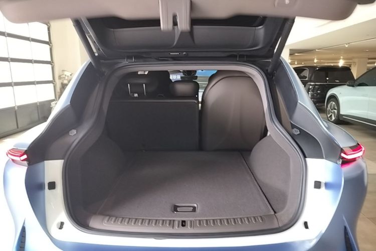Used IM LS7 2023 90 kWh Elite Rear-Drive Version Trunk
