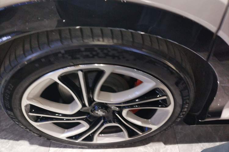 Used IM LS7 2023 100kWh Pro All-Wheel-Drive Version Exterior 4
