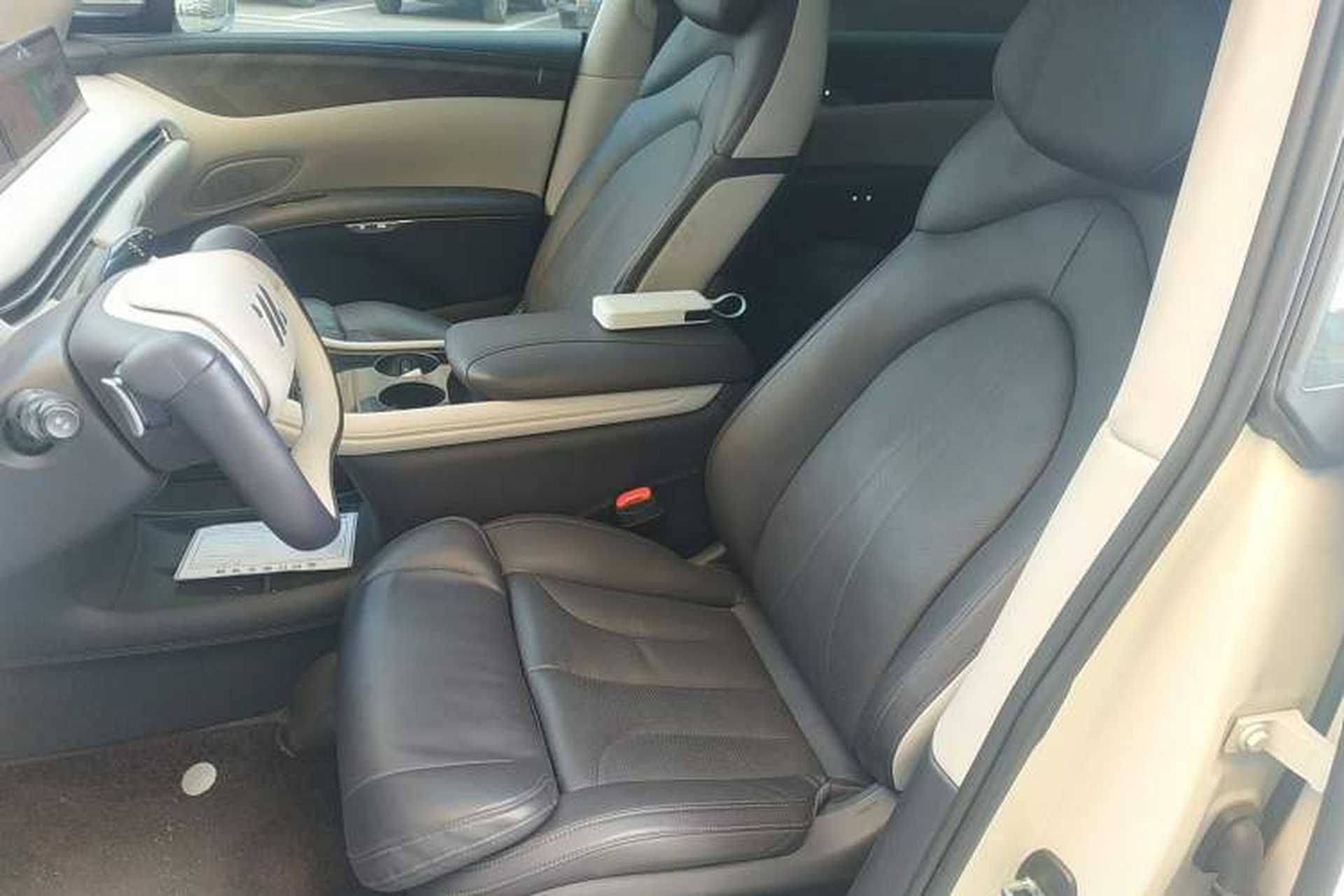 Used IM LS7 2023 100kWh Lux All-Wheel-Drive Version Left Front Seat