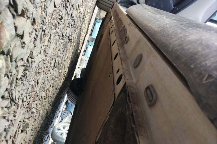 Used IM LS7 2023 77 kWh Urban Fit Rear-Wheel Drive Left Side Sill
