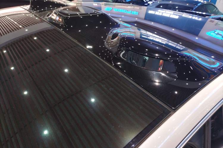 Used IM LS7 2023 100kWh Pro All-Wheel-Drive Version Roof