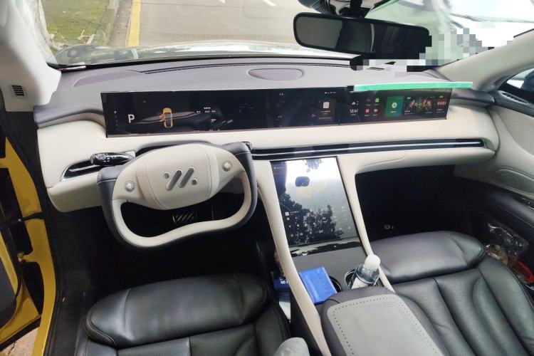 Used IM LS7 2023 90 kWh Elite Rear-Drive Version Center Console