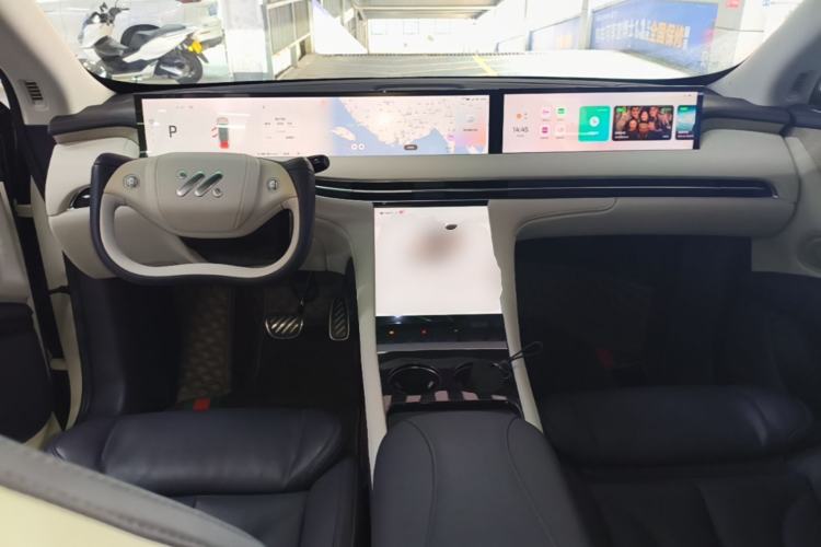 Used IM LS7 2023 90 kWh Elite Rear-Drive Version Center Console