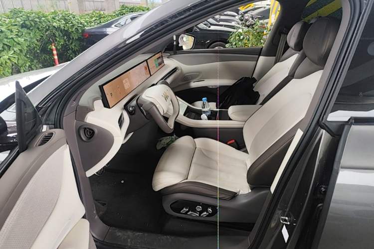 Used IM LS7 2023 100kWh Lux Rear-Drive Version Driver Seat