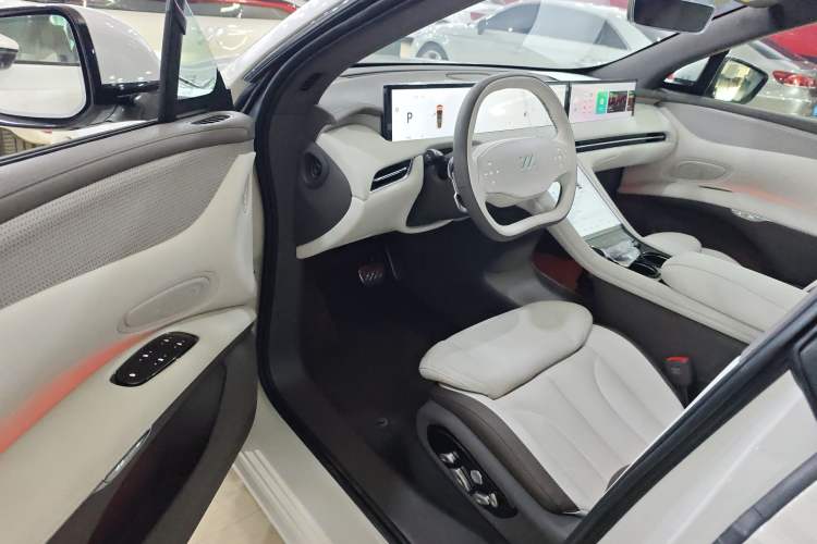Used IM LS7 2023 90 kWh Elite All-Wheel-Drive Version Driver Seat