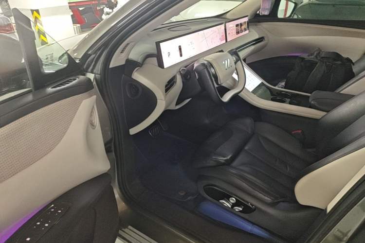 Used IM LS7 2023 77 kWh Urban Fit Rear-Wheel Drive Driver Seat
