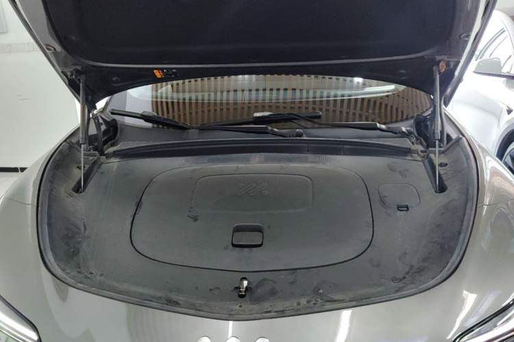 Used IM LS7 2023 90 kWh Elite Rear-Drive Version Engine Bay