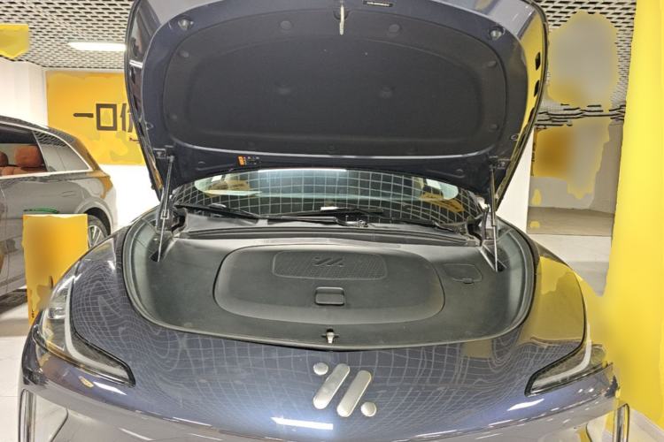 Used IM LS7 2023 90 kWh Elite Rear-Drive Version Engine Bay