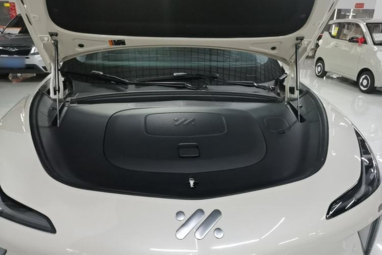 Used IM LS7 2023 90 kWh Elite Rear-Drive Version Engine Bay