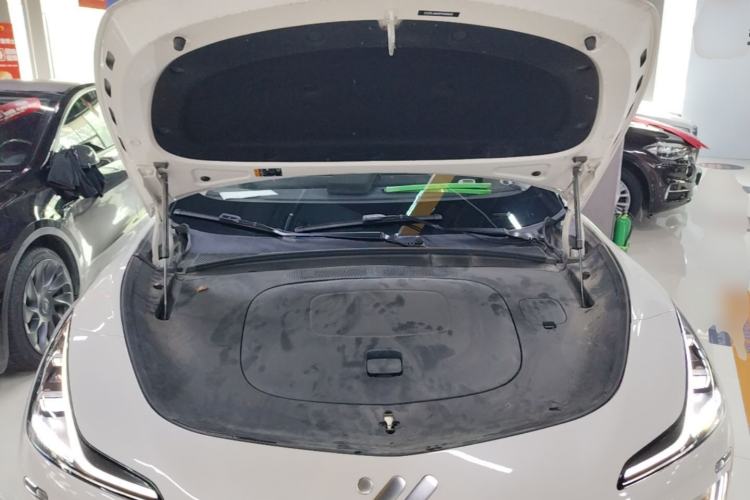 Used IM LS7 2023 90 kWh Elite Rear-Drive Version Engine Bay
