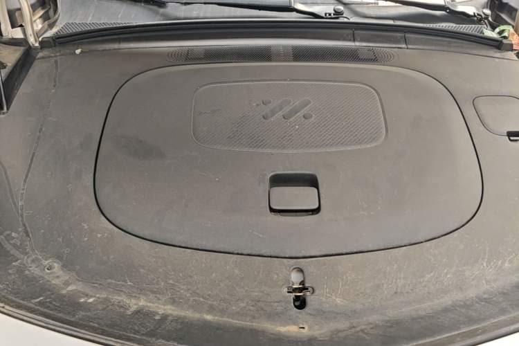 Used IM LS7 2023 100kWh Pro All-Wheel-Drive Version Engine Bay