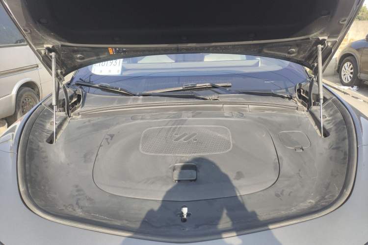 Used IM LS7 2023 100kWh Lux All-Wheel-Drive Version Engine Bay