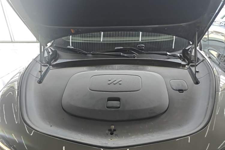 Used IM LS7 2023 100kWh Lux All-Wheel-Drive Version Engine Bay