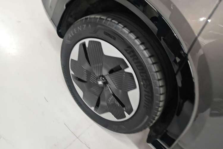 Used IM LS7 2023 77 kWh Urban Fit Rear-Wheel Drive Exterior 5