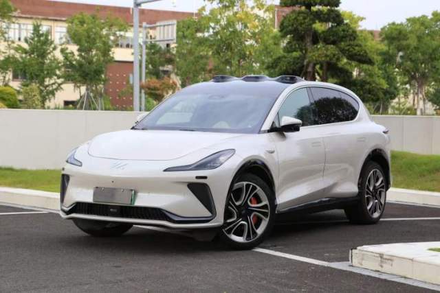 Używany IM LS7 2023 100kWh Lux All-Wheel-Drive Version