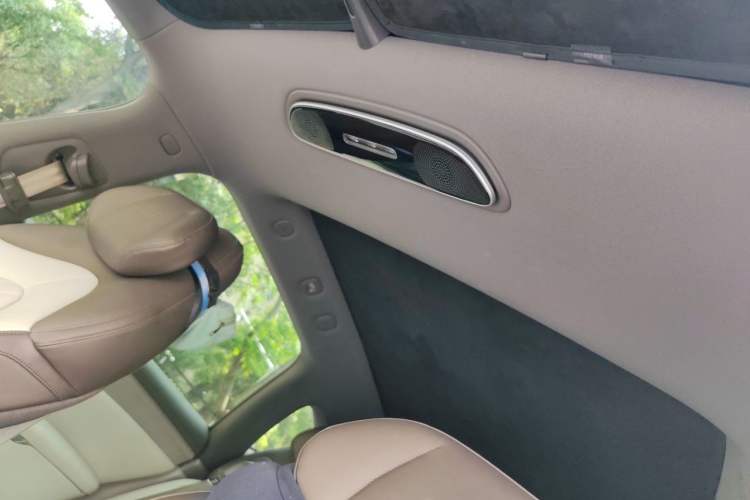 Used IM LS7 2023 100kWh Lux Rear-Drive Version Headliner