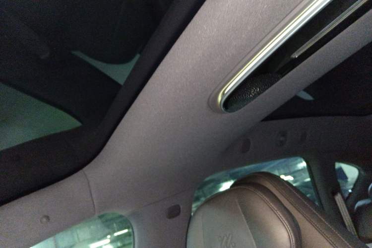 Used IM LS7 2023 77 kWh Urban Fit Rear-Wheel Drive Headliner