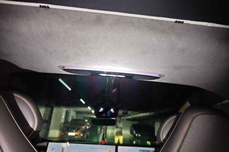 Used IM LS7 2023 100kWh Lux Rear-Drive Version Headliner
