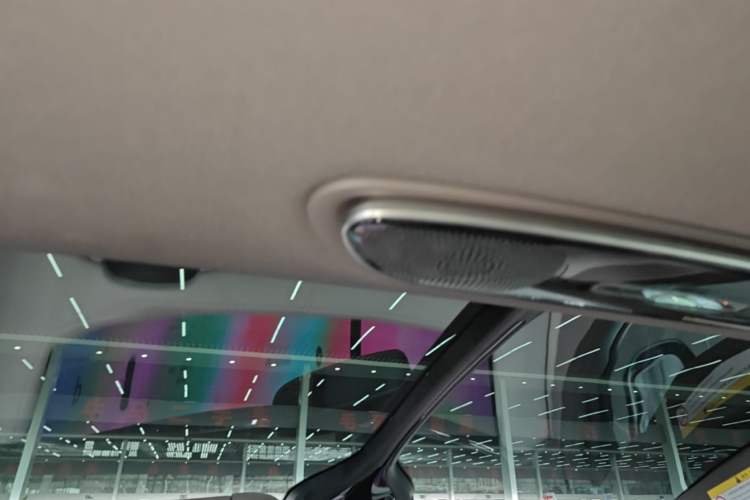 Used IM LS7 2023 100kWh Lux All-Wheel-Drive Version Headliner