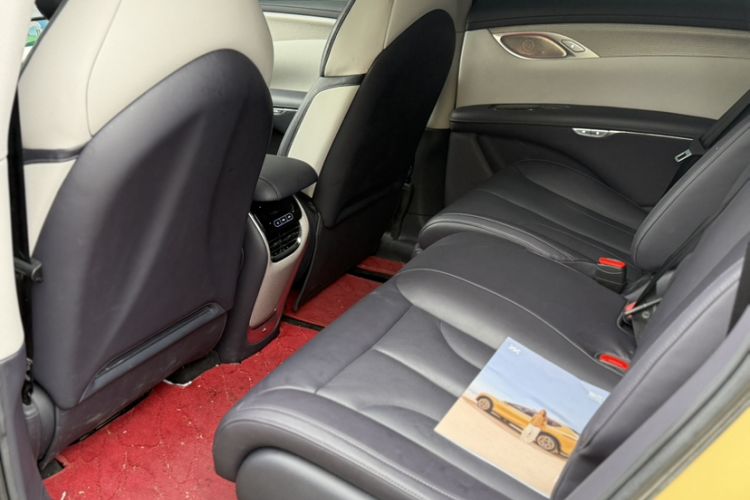 Used IM LS7 2023 100kWh Lux Rear-Drive Version Interior 3