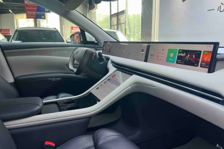 Used IM LS7 2023 90 kWh Elite Rear-Drive Version Interior 3