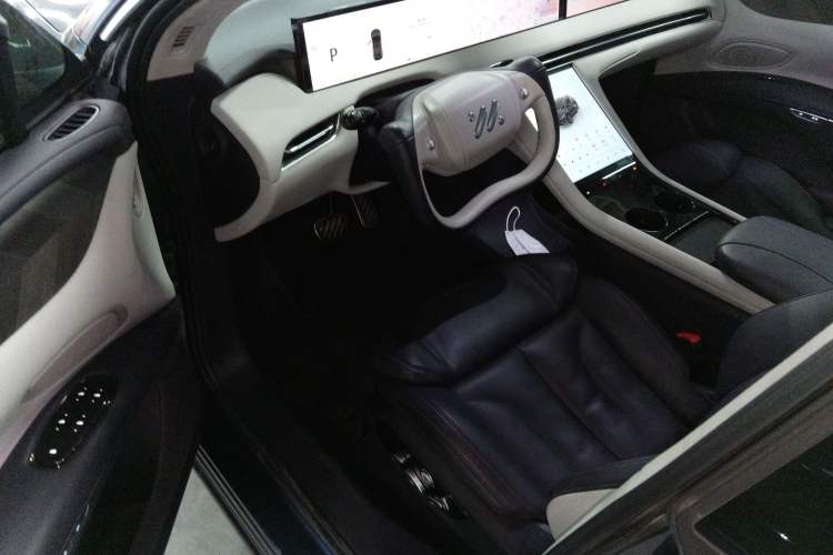 Used IM LS7 2023 100kWh Pro All-Wheel-Drive Version Interior 3