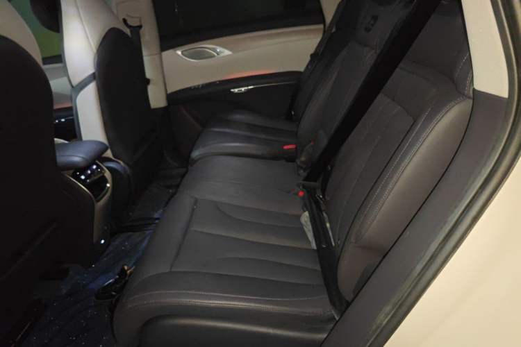 Used IM LS7 2023 90 kWh Elite Rear-Drive Version Interior 4