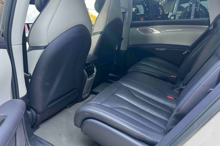 Used IM LS7 2023 90 kWh Elite Rear-Drive Version Interior 5