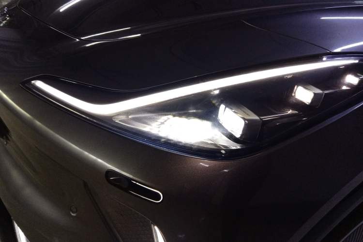 Used IM LS7 2023 77 kWh Urban Fit Rear-Wheel Drive Left Front Headlight