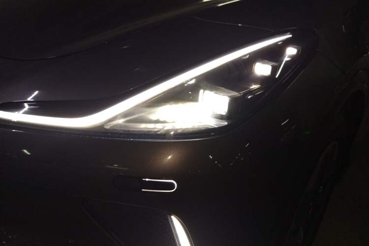 Used IM LS7 2023 77 kWh Urban Fit Rear-Wheel Drive Left Front Headlight