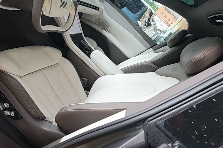 Used IM LS7 2023 90 kWh Elite Rear-Drive Version Left Front Seat