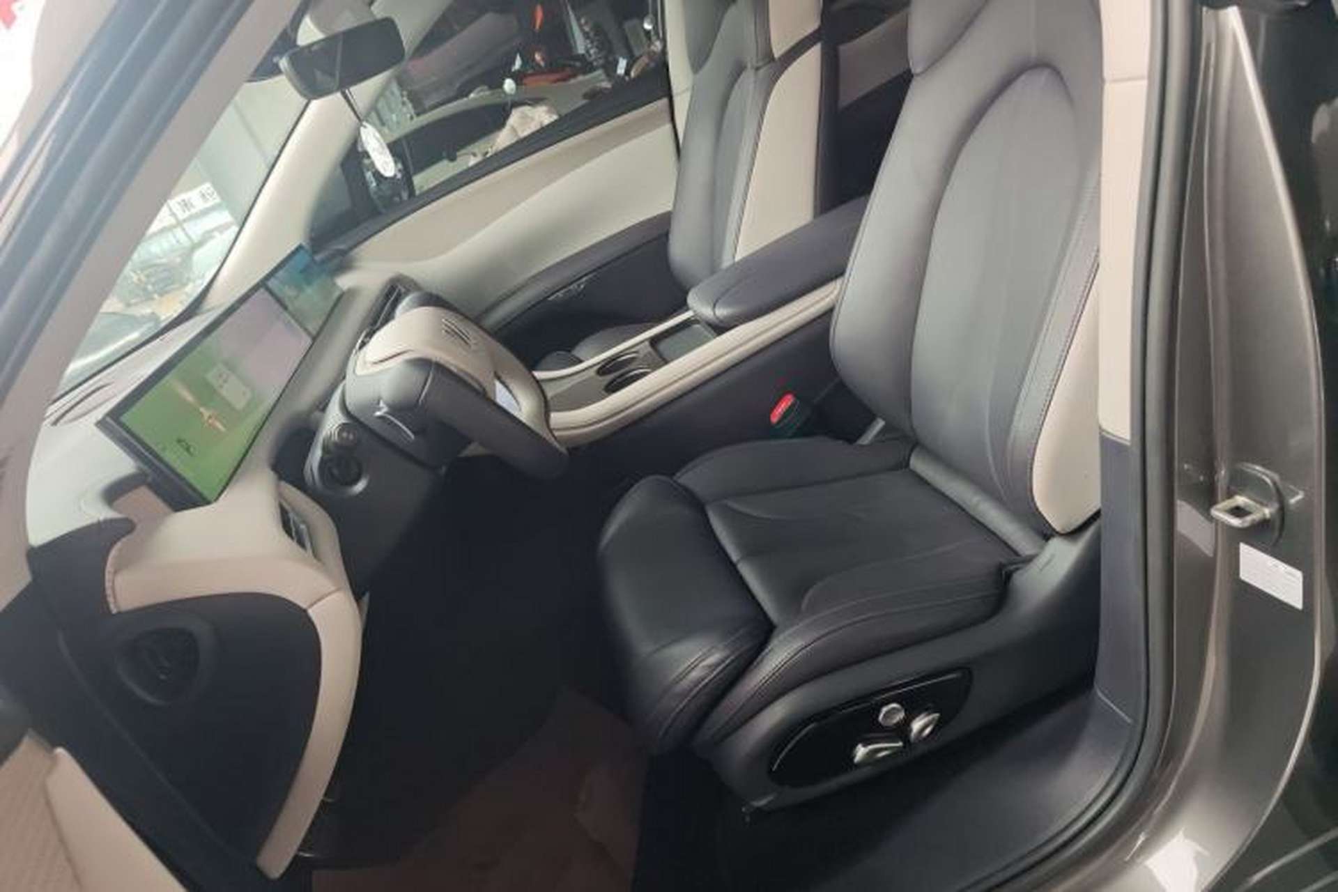 Used IM LS7 2023 77 kWh Urban Fit Rear-Wheel Drive Left Front Seat