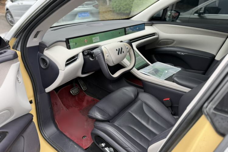 Used IM LS7 2023 100kWh Lux Rear-Drive Version Left Front Seat