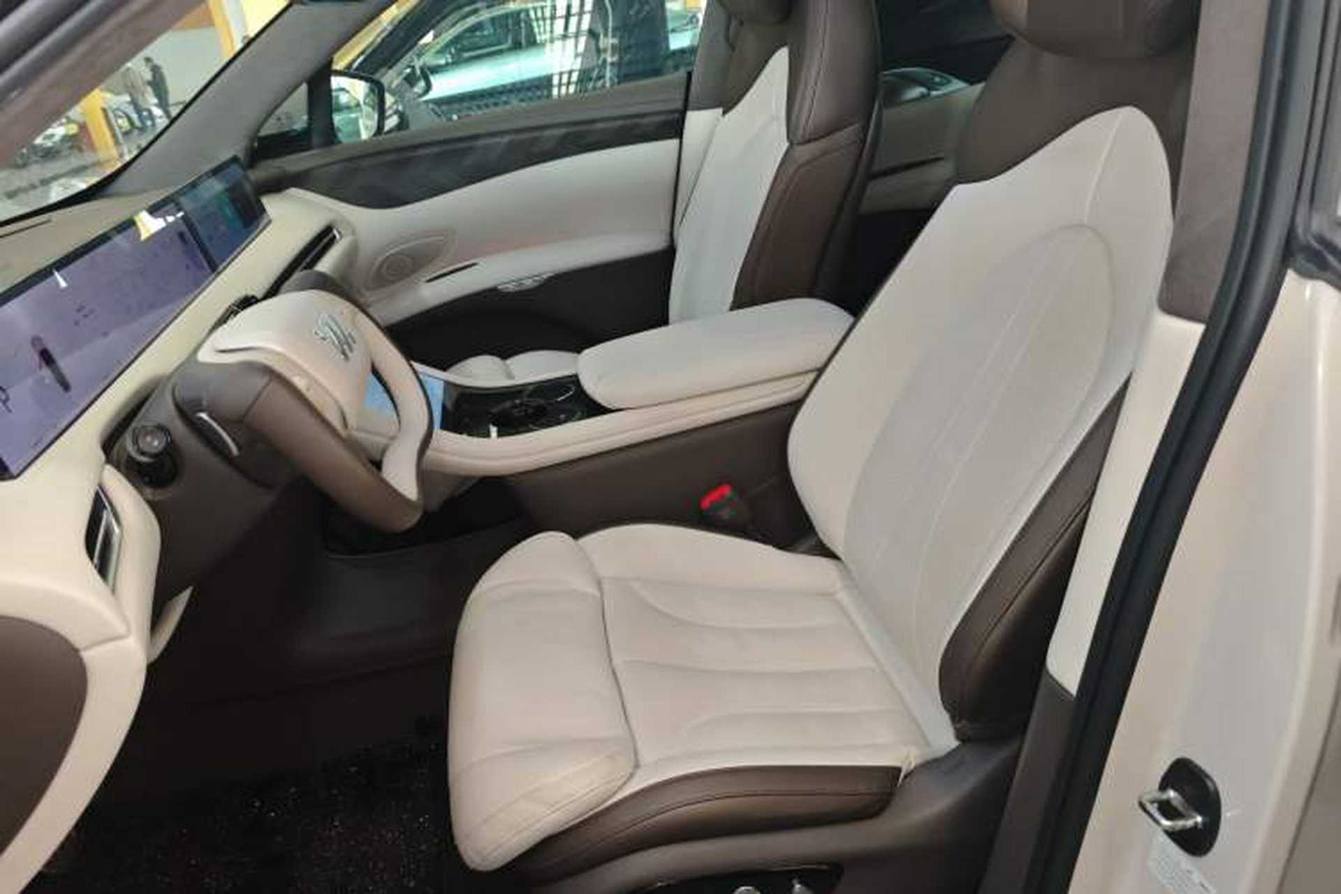 Used IM LS7 2023 100kWh Lux All-Wheel-Drive Version Left Front Seat