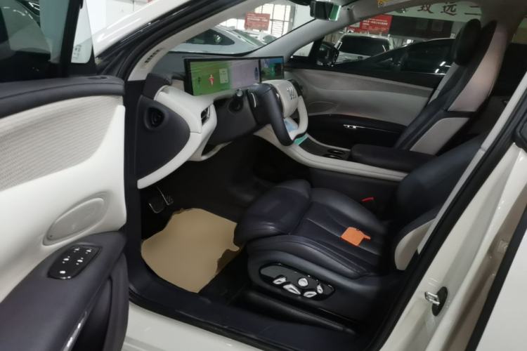 Used IM LS7 2023 90 kWh Elite Rear-Drive Version Left Front Seat