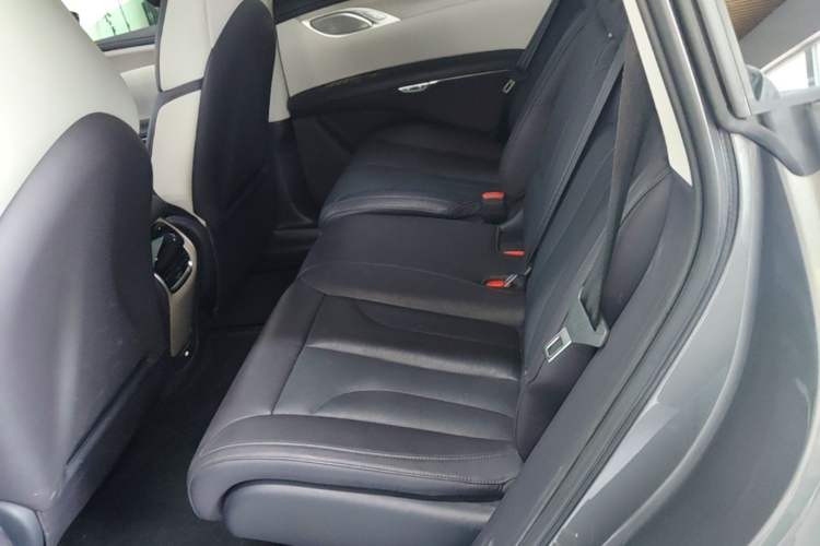 Used IM LS7 2023 90 kWh Elite Rear-Drive Version Left Rear Seat