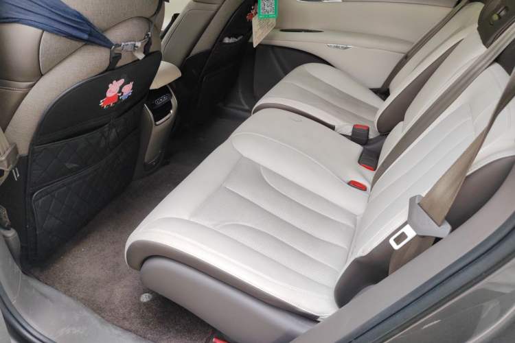 Used IM LS7 2023 100kWh Lux Rear-Drive Version Left Rear Seat